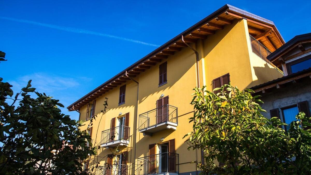 Red Apartment - Residenza Silvana Βερμπάνια Εξωτερικό φωτογραφία
