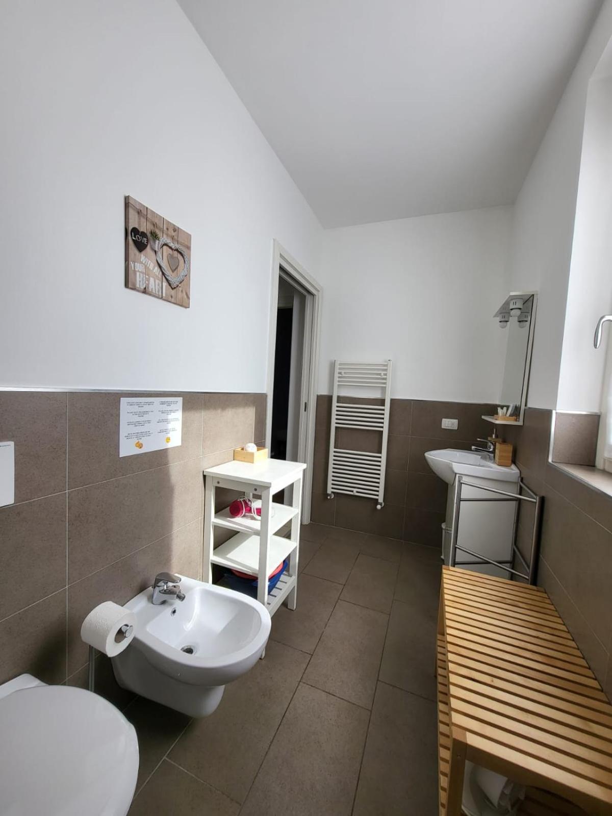 Red Apartment - Residenza Silvana Βερμπάνια Εξωτερικό φωτογραφία