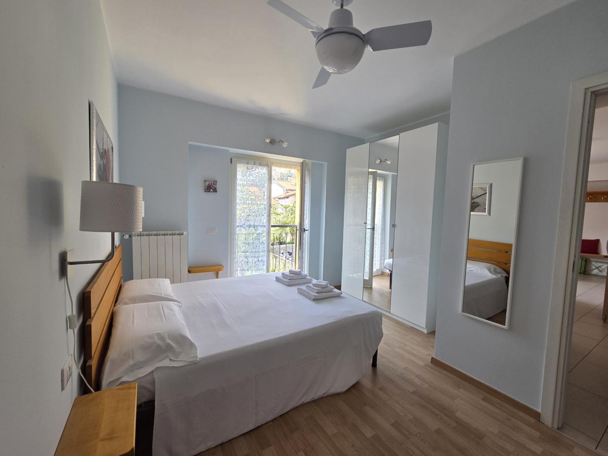Red Apartment - Residenza Silvana Βερμπάνια Εξωτερικό φωτογραφία
