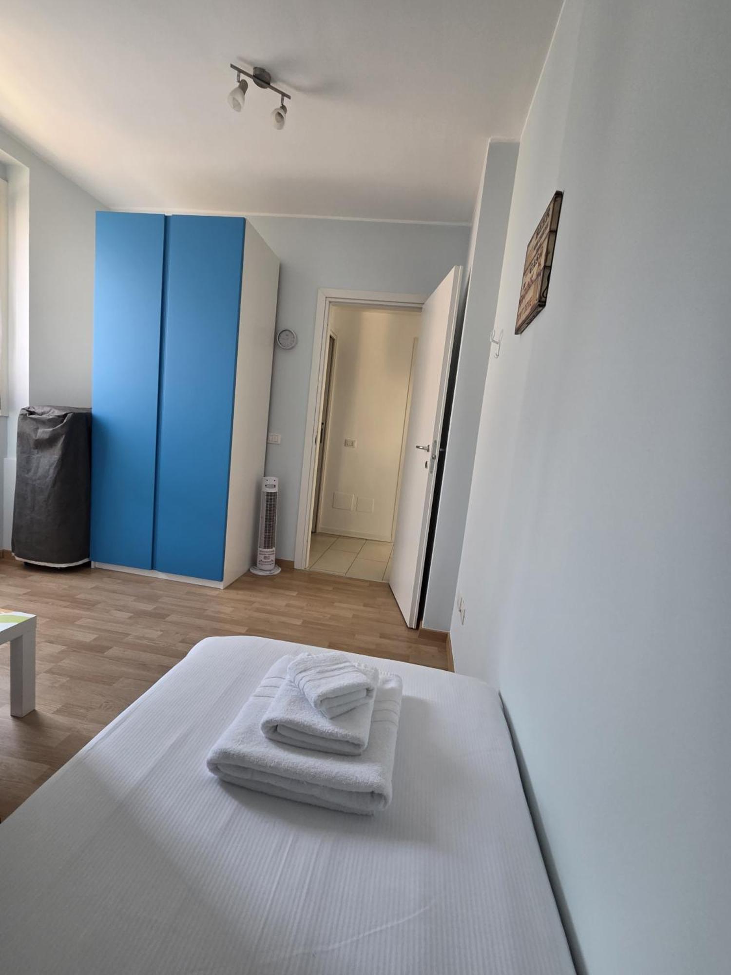 Red Apartment - Residenza Silvana Βερμπάνια Εξωτερικό φωτογραφία