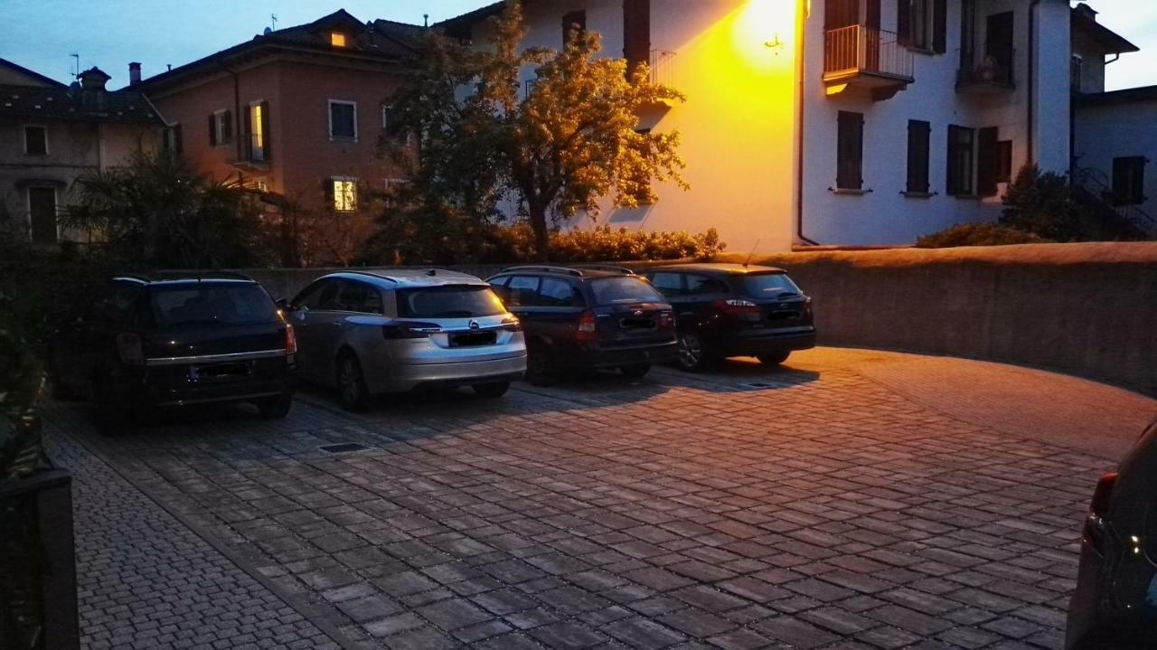 Red Apartment - Residenza Silvana Βερμπάνια Εξωτερικό φωτογραφία